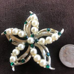 GRANDMAS ANTIQUE BROOCH